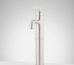 Nouveau robinet de lavabo à poignée unique Greyfield en nickel poli par Mirabelle