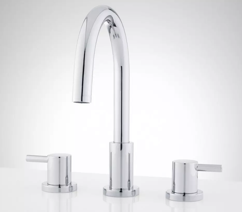 Nouveau robinet espacé Rotunda chromé avec poignées à levier par Signature Hardware