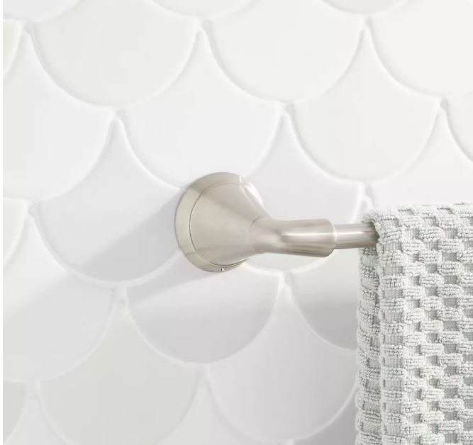 Nouveau porte-serviettes Provincetown 18 po en nickel brossé par Signature Hardware
