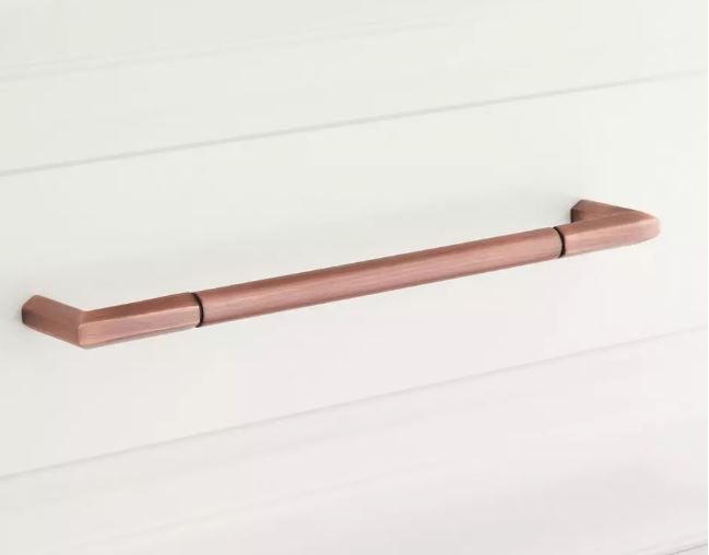 Nouvelle poignée d'armoire en laiton massif Lunata en cuivre antique de 6 po par Signature Hardware