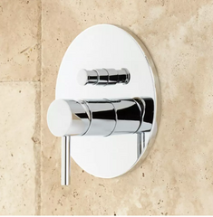 Nouveau système de douche Lattimore chromé avec pomme de douche à effet pluie et douchette à main par Signature Hardware