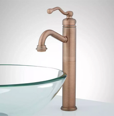 Nouveau robinet de vasque monotrou Leta en bronze huilé avec bonde escamotable par Signature Hardware