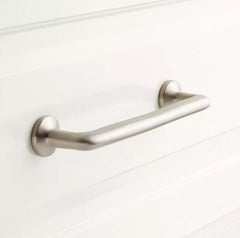 Nouvelle poignée d'armoire en laiton massif Belfast en nickel brossé de 6 po par Signature Hardware