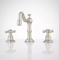 Nouveau robinet de salle de bains à large entraxe Barbour en nickel brossé par Signature Hardware