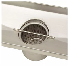 Nouveau drain de douche linéaire Carmen en acier inoxydable brossé de 60 po par Signature Hardware
