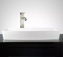 Nouveau lavabo vasque en résine mate Markab par Signature Hardware