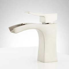 Nouveau robinet de salle de bains cascade monotrou Vilamonte en nickel poli par Signature Hardware