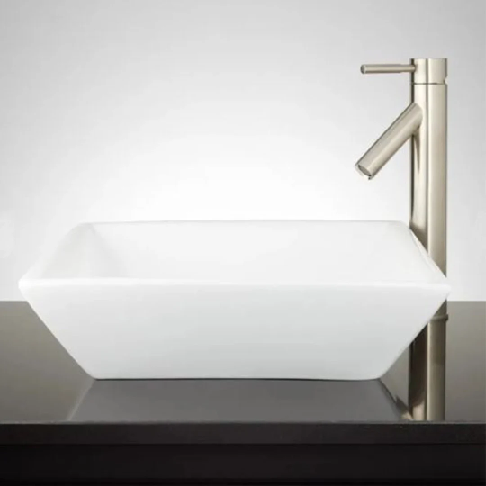 Nouveau Lavabo vasque carré en porcelaine Clifford blanc par Signature Hardware