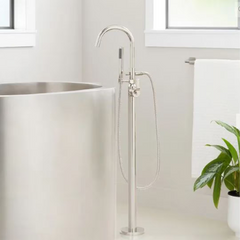 Nouveau robinet de baignoire autoportant Gunther en nickel poli avec douchette à main - Signature Hardware